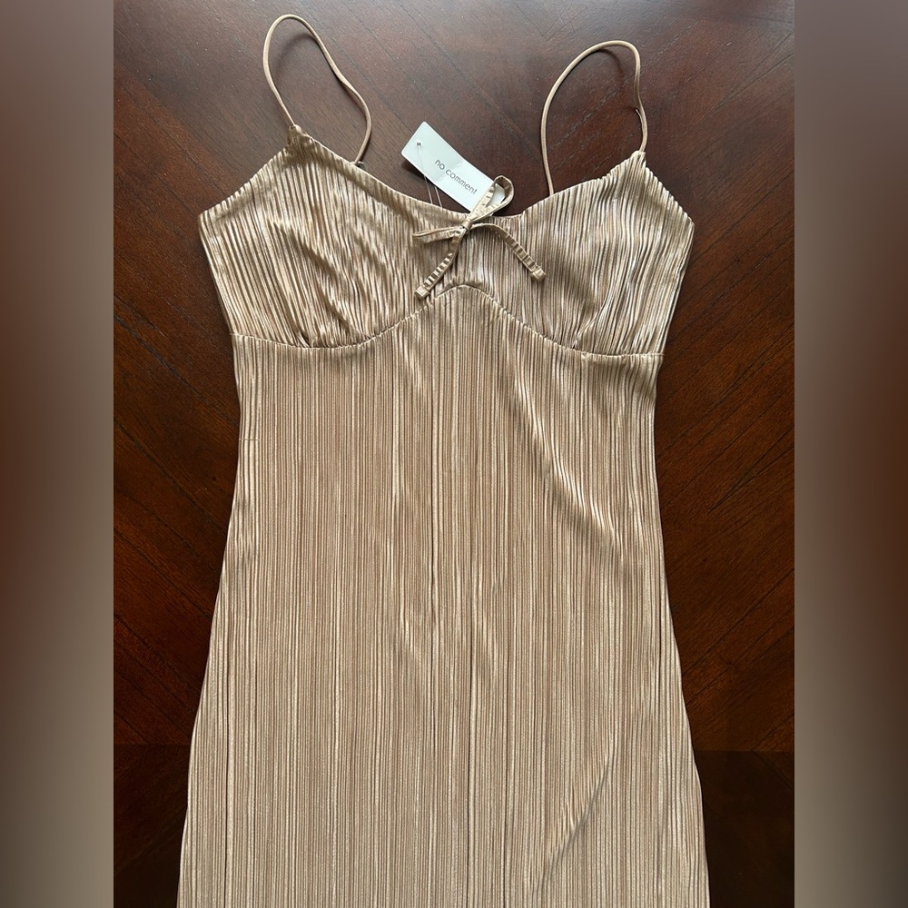 NEW NO comment Pleated Maxi Slip Dress in Champagne with Bow Detail - Picture 3 of 7